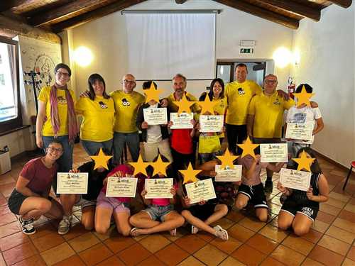 CONCLUSO CON SUCCESSO IL CORSO DI MAGIA A TARANTASCA: PICCOLI MAGHI IN SCENA TRA STUPORE E SORRISI