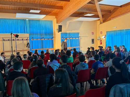 “C’ERA UNA VOLTA”: UN VIAGGIO TRA STORIE E TRADIZIONI CON GIMMI BASILOTTA