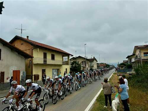 LA 90^ VUELTA A ESPAÑA ATTRAVERSA IL NOSTRO COMUNE